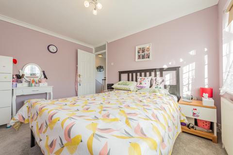 2 Silver Way, Romford, RM7 8EX