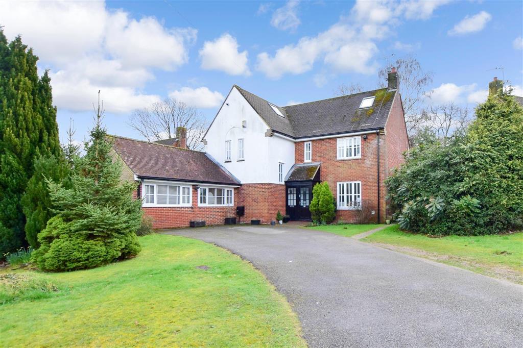 Meteor Road, West Malling, Kent 5 bed detached house £735,000