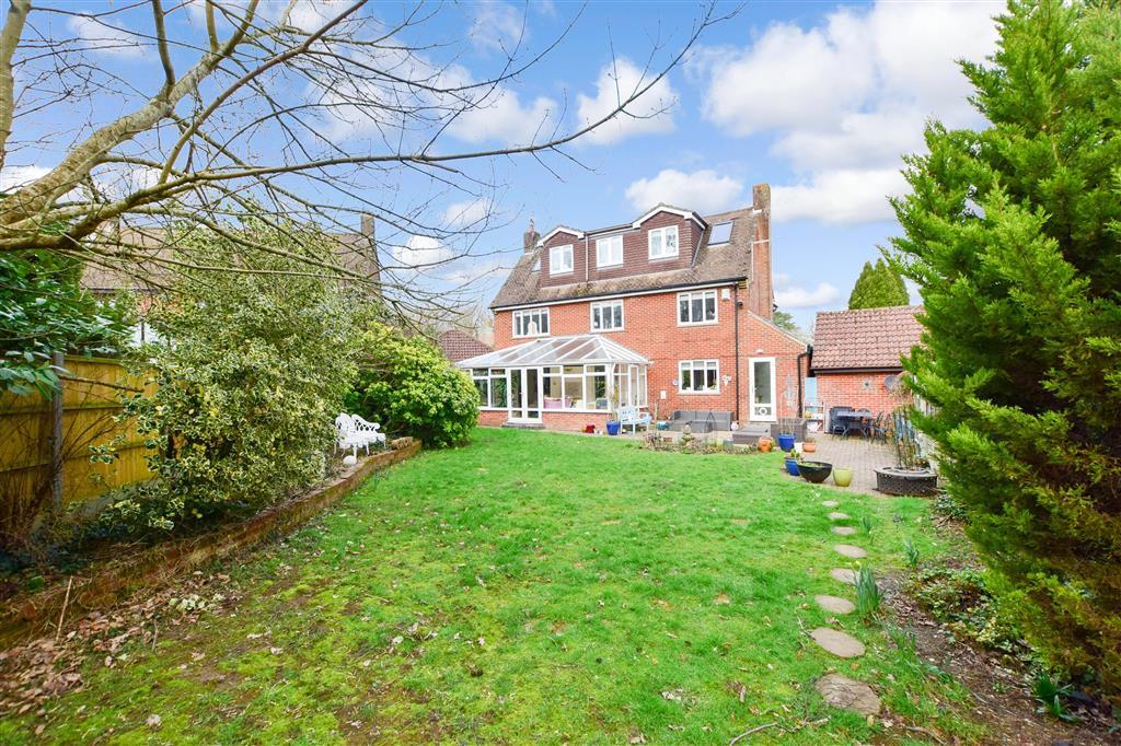Meteor Road, West Malling, Kent 5 bed detached house £735,000
