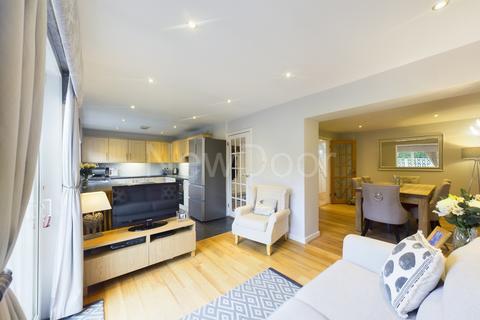 19 Bruce Road, Bishopton, PA7 5EY