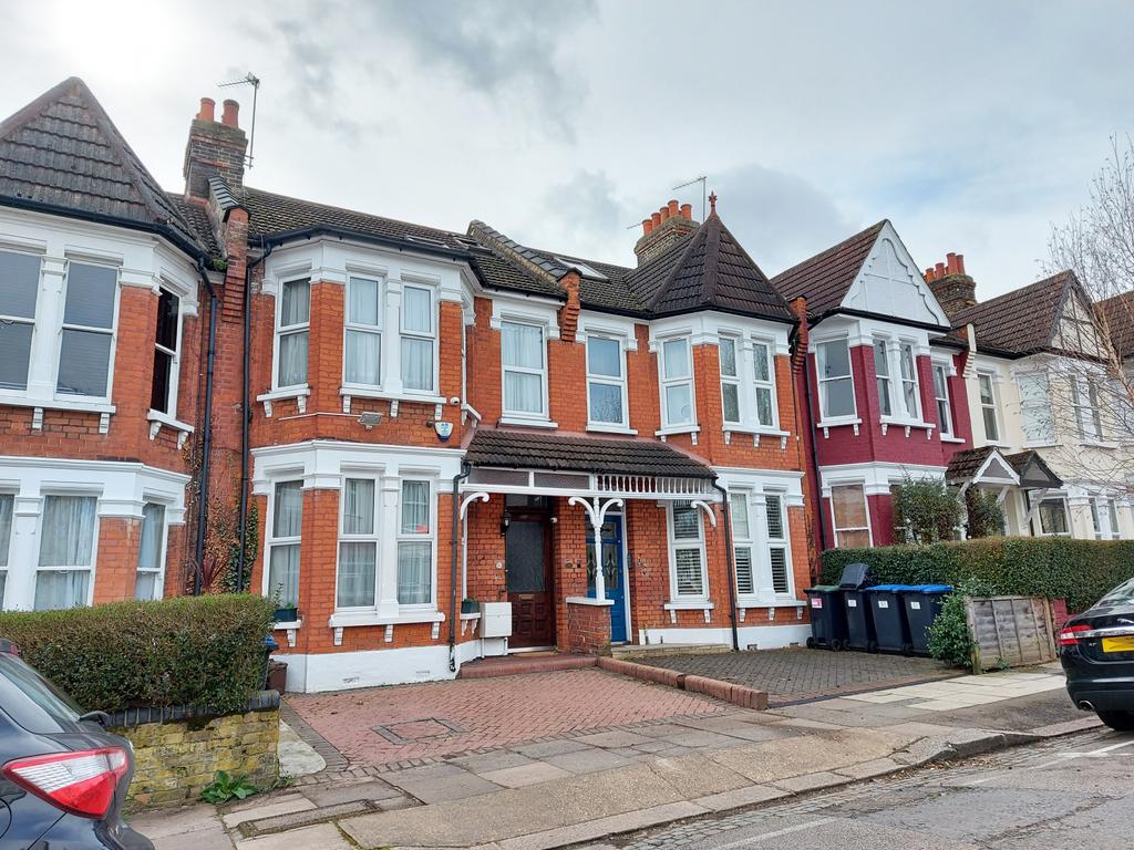 A stunning 5 bedroom family home in Palmers Green