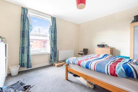 25 Bentley Grove, Leeds, LS6 4AT