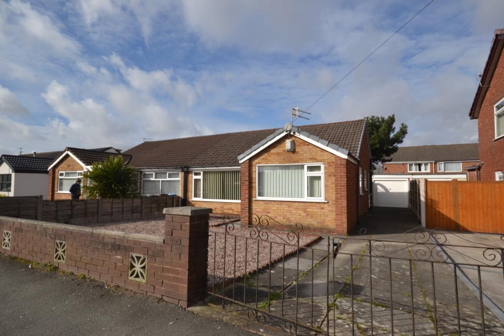 Carr Lane, Hawkley Hall, Wigan, WN3 3 bed semidetached bungalow £160,000