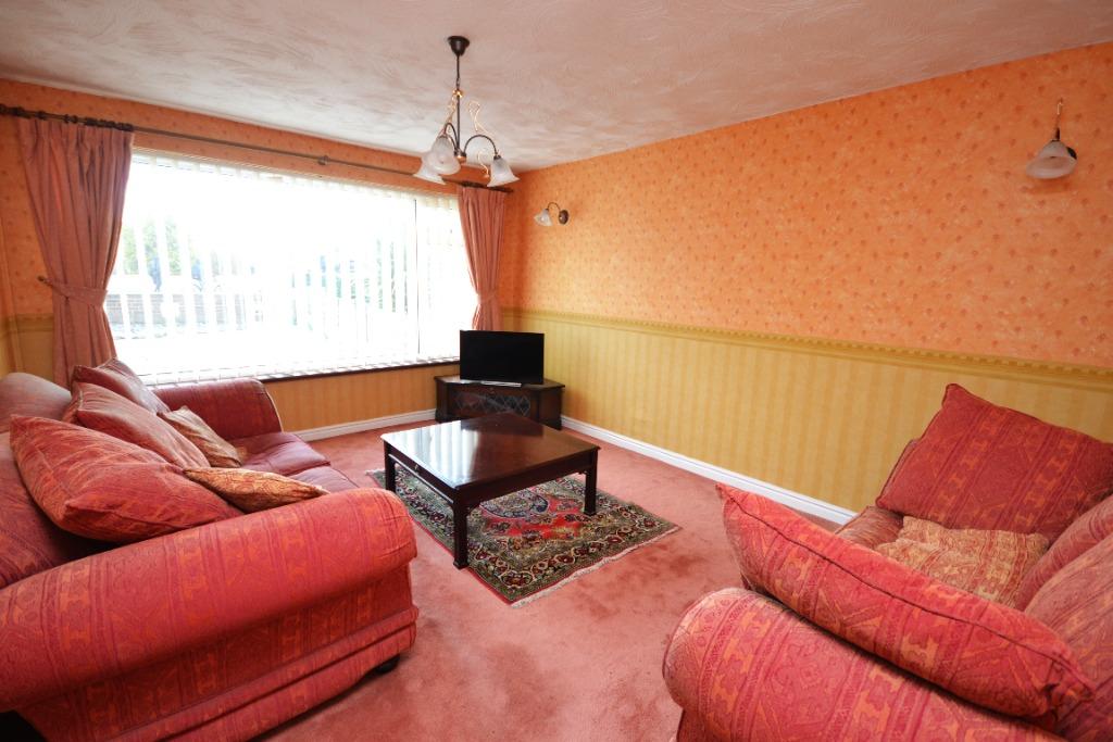 Carr Lane, Hawkley Hall, Wigan, WN3 3 bed semidetached bungalow £160,000
