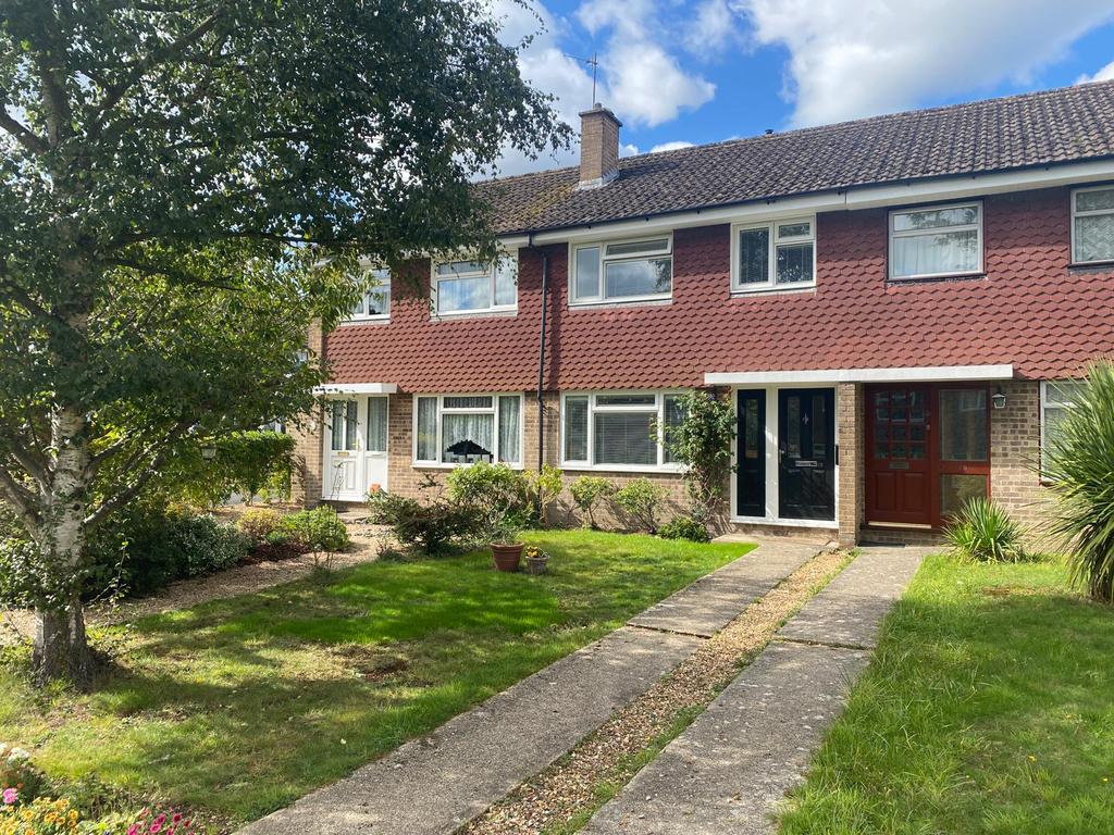 Refurbished 3 Bed Woodgreen Walk, Calmore, Totton SO40 3 bed terraced