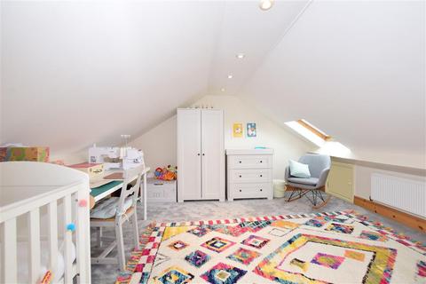 6b Cotswold Road, Sutton, SM2 5NL