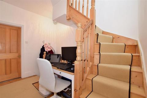 6b Cotswold Road, Sutton, SM2 5NL