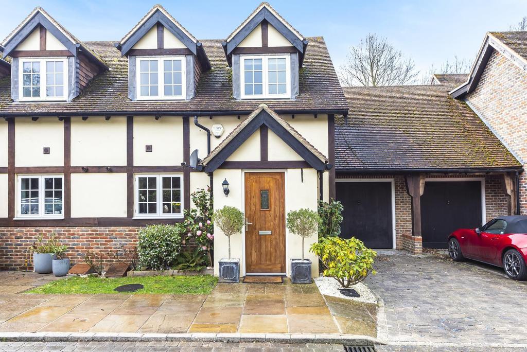 The Drive, Esher, KT10 3 bed terraced house £850,000