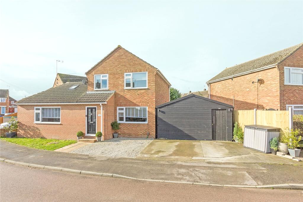 Springvale, Iwade, Sittingbourne, Kent, ME9 4 bed detached house £300,000