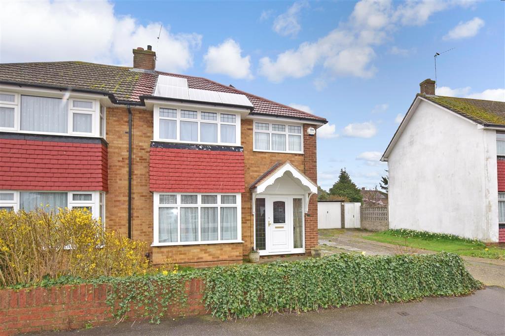 Britannia Drive, Gravesend, Kent 3 bed semidetached house £350,000