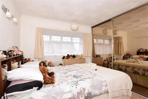 12 Britannia Drive, Gravesend, DA12 4RR
