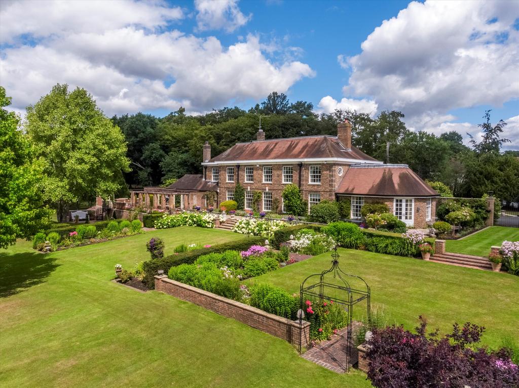 School Road, Windlesham, GU20 5 bed detached house £4,500,000