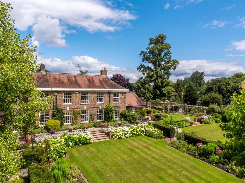 School Road, Windlesham, GU20 5 bed detached house £4,500,000