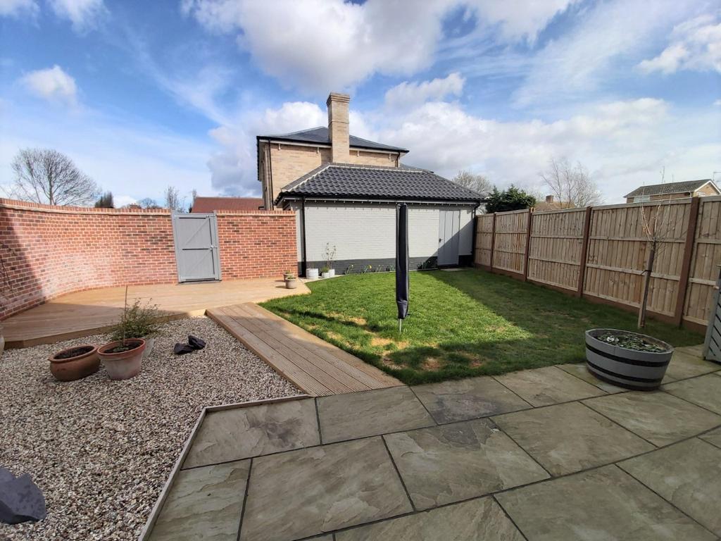 Pear Tree Close, Troston, Suffolk 3 bed detached house £375,000
