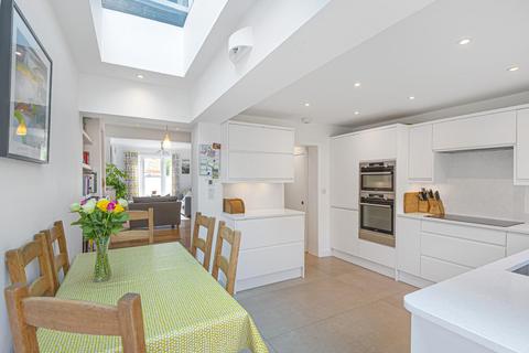 6 Grove Place, London, W3 6AS