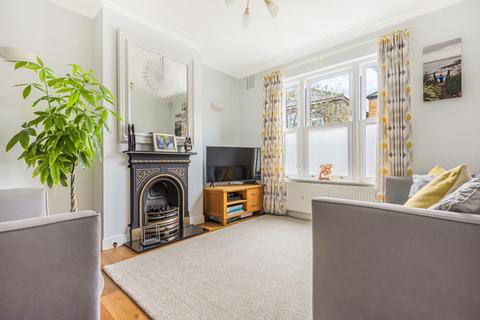 6 Grove Place, London, W3 6AS