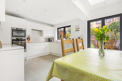 6 Grove Place, London, W3 6AS