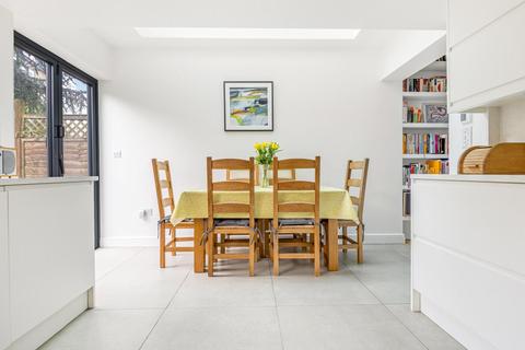 6 Grove Place, London, W3 6AS