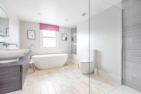 24 Aboyne Road, London, SW17 0AE