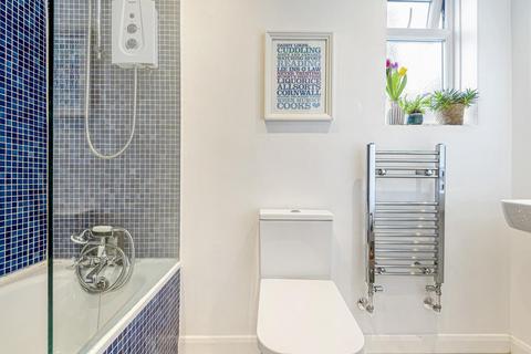 24 Aboyne Road, London, SW17 0AE