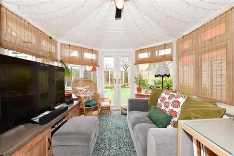 69 Bridgecote Lane, Basildon, SS15 4BW