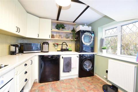 69 Bridgecote Lane, Basildon, SS15 4BW