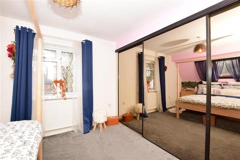 69 Bridgecote Lane, Basildon, SS15 4BW