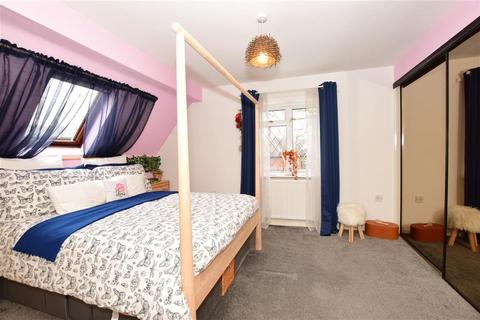 69 Bridgecote Lane, Basildon, SS15 4BW