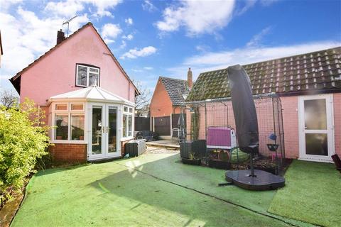 69 Bridgecote Lane, Basildon, SS15 4BW