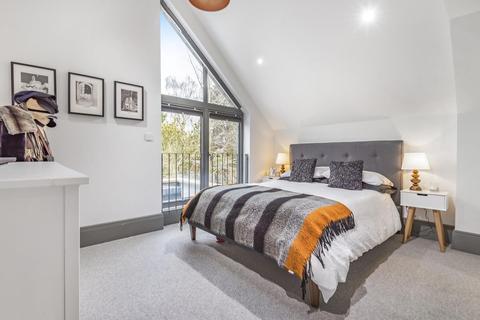 89 Thetford Road, New Malden, KT3 5DS