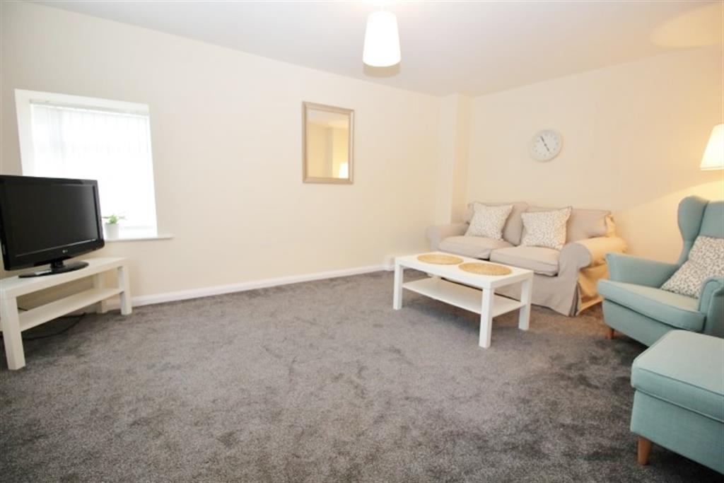 Uppermoor, Pudsey, LS28 8BT 2 bed terraced house £775 pcm (£179 pw)