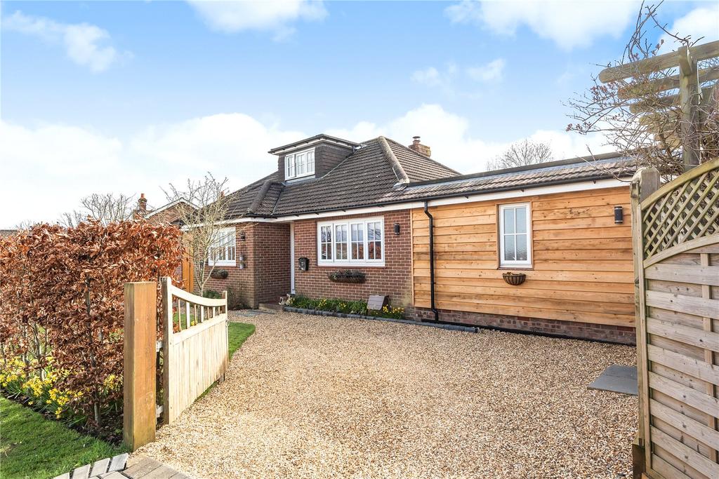 Maddoxford Lane, Botley, Southampton, SO32 3 bed bungalow £575,000