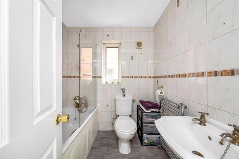 3 Boothroyd Drive, Leeds, LS6 2SL