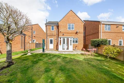 3 Boothroyd Drive, Leeds, LS6 2SL