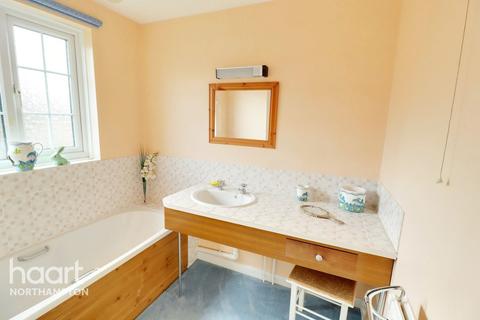 72 Cottingham Drive, Moulton, Northampton, NN3 7LG
