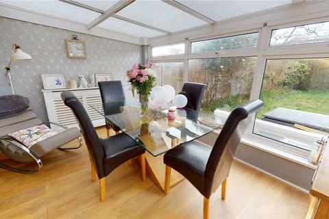 16 Brook Way, Lancing, BN15 8DG