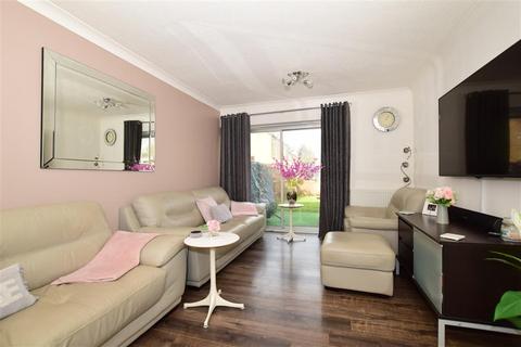 93 Manor Forstal, New Ash Green, Longfield, DA3 8JQ