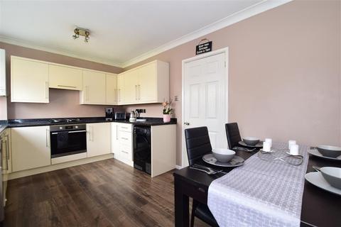 93 Manor Forstal, New Ash Green, Longfield, DA3 8JQ