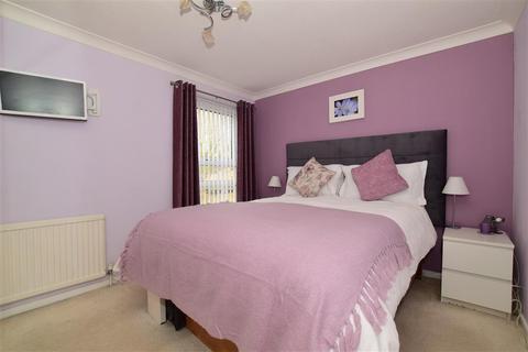 93 Manor Forstal, New Ash Green, Longfield, DA3 8JQ