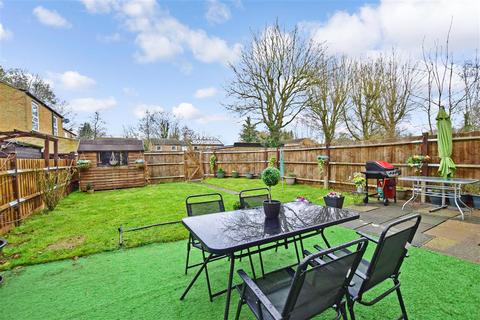 93 Manor Forstal, New Ash Green, Longfield, DA3 8JQ