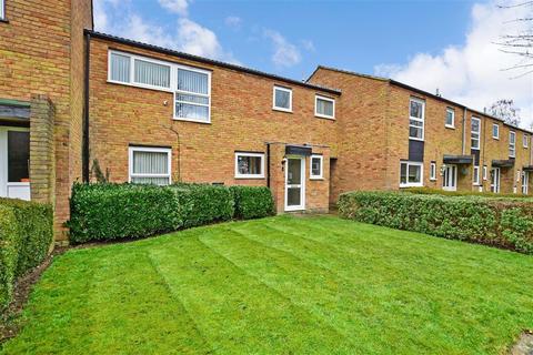 93 Manor Forstal, New Ash Green, Longfield, DA3 8JQ