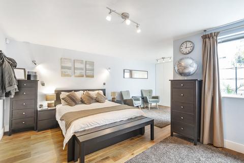 4a Rossiter Road, London, SW12 9RU