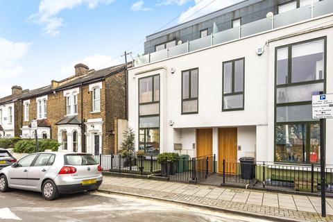 4a Rossiter Road, London, SW12 9RU