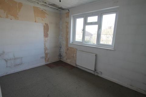 57a Barton Avenue, Romford, RM7 0NB