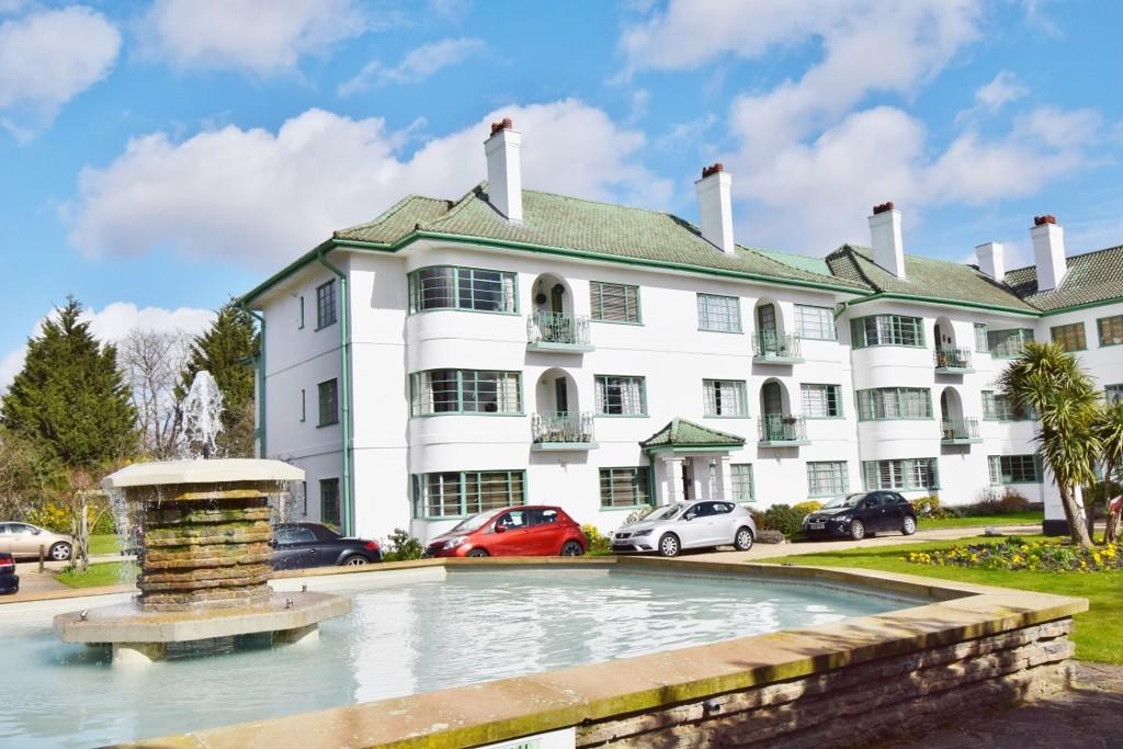 Pinner Court, Pinner 2 bed apartment - £375,000