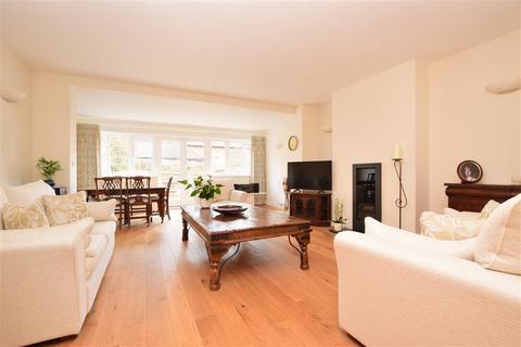 8 Pilgrim Mews, Reigate, RH2 8AH