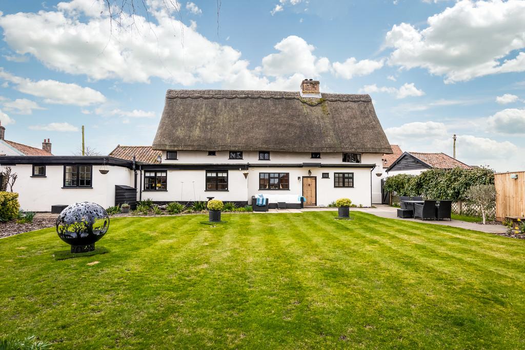 Great Ellingham 5 bed detached house £575,000
