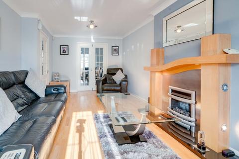 51 Kingfisher Road, Adwick Le Street, Doncaster, DN6 7UT