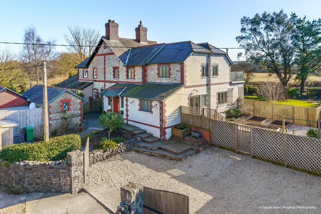 Peterston Super Ely, Vale of CF5 6NE 3 bed semidetached