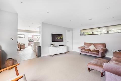 28 Queens Road, Ascot, SL5 9AF